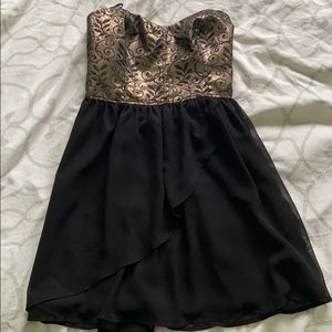 Strapless flowy dress